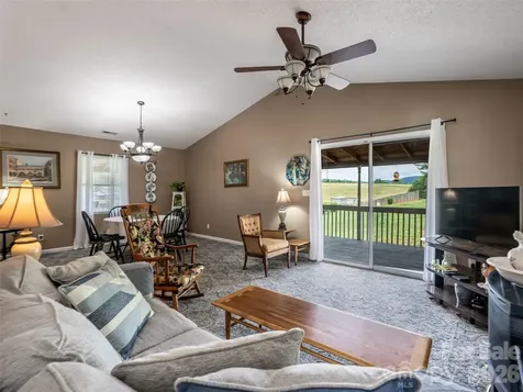 9 Coquina Lane Leicester NC 28748