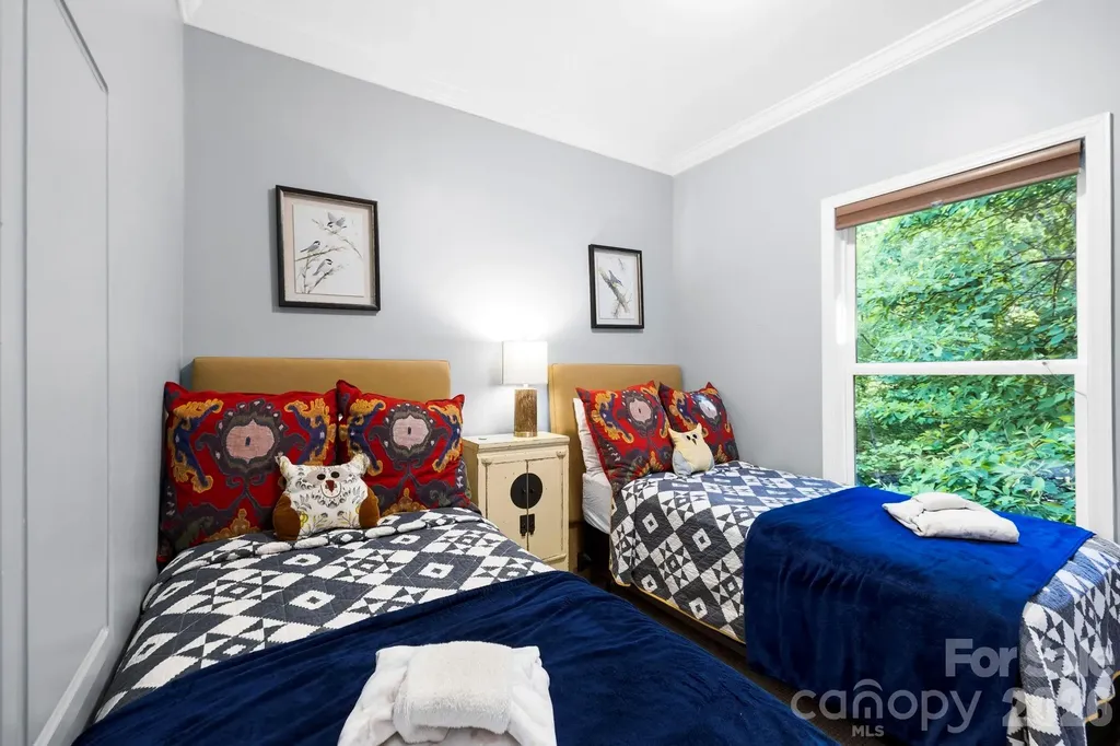 30 Lower Tanglewood Road E Lake Toxaway NC 28747