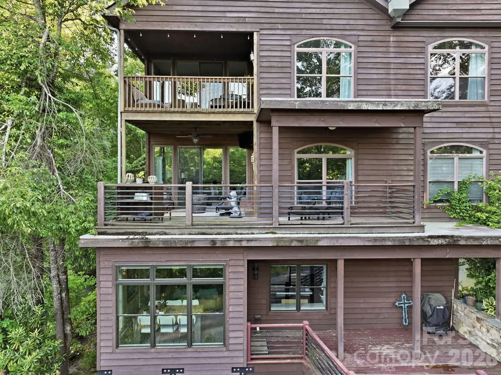 30 Lower Tanglewood Road E Lake Toxaway NC 28747
