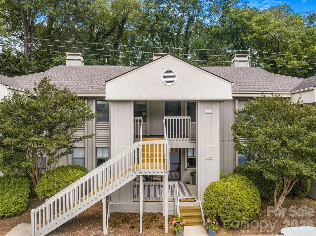 2604 Vineyard Boulevard Asheville NC 28805