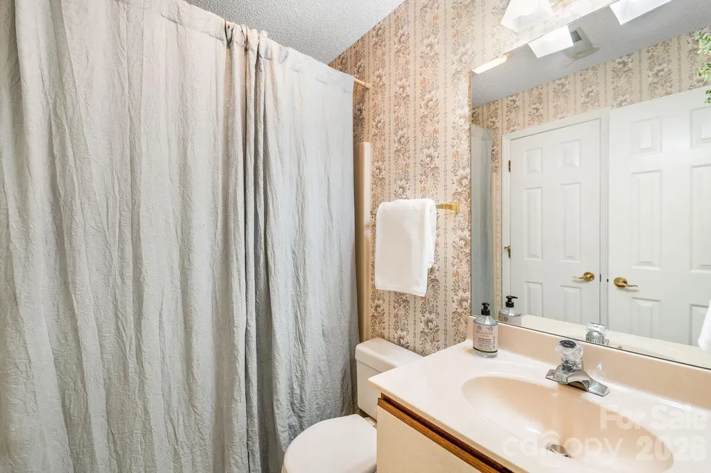 2604 Vineyard Boulevard Asheville NC 28805