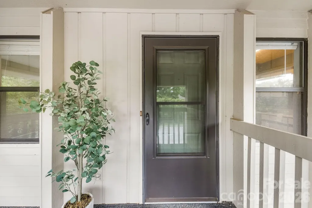 2604 Vineyard Boulevard Asheville NC 28805