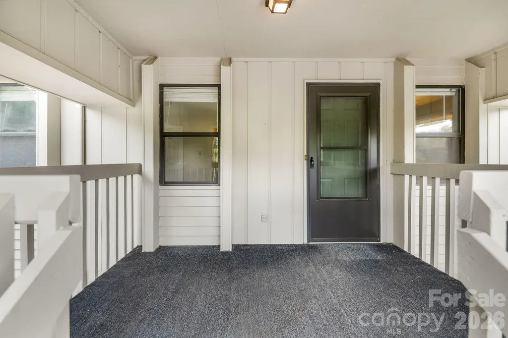 2604 Vineyard Boulevard Asheville NC 28805