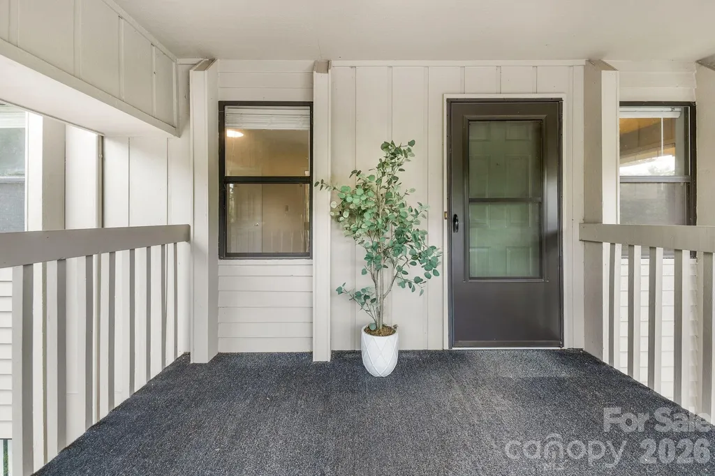 2604 Vineyard Boulevard Asheville NC 28805