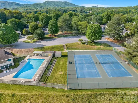 2604 Vineyard Boulevard Asheville NC 28805