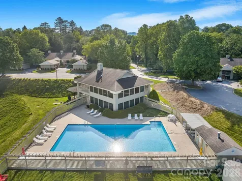 2604 Vineyard Boulevard Asheville NC 28805
