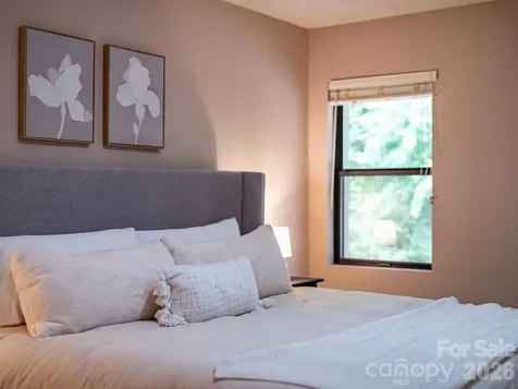 2604 Vineyard Boulevard Asheville NC 28805