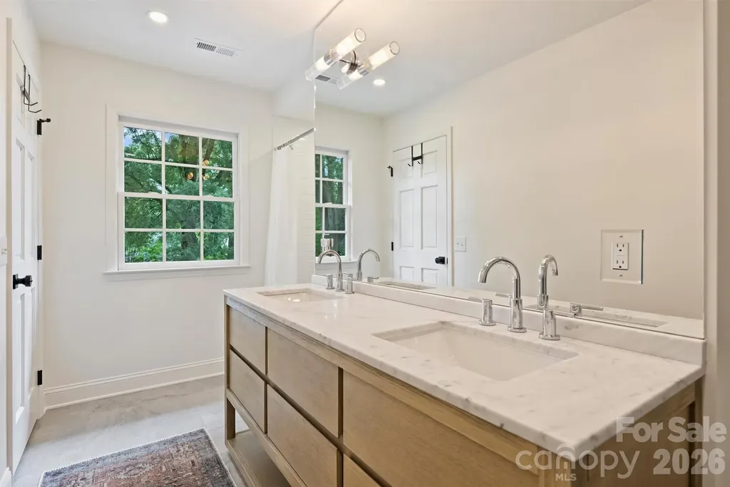 601 Lansdowne Road Charlotte NC 28270