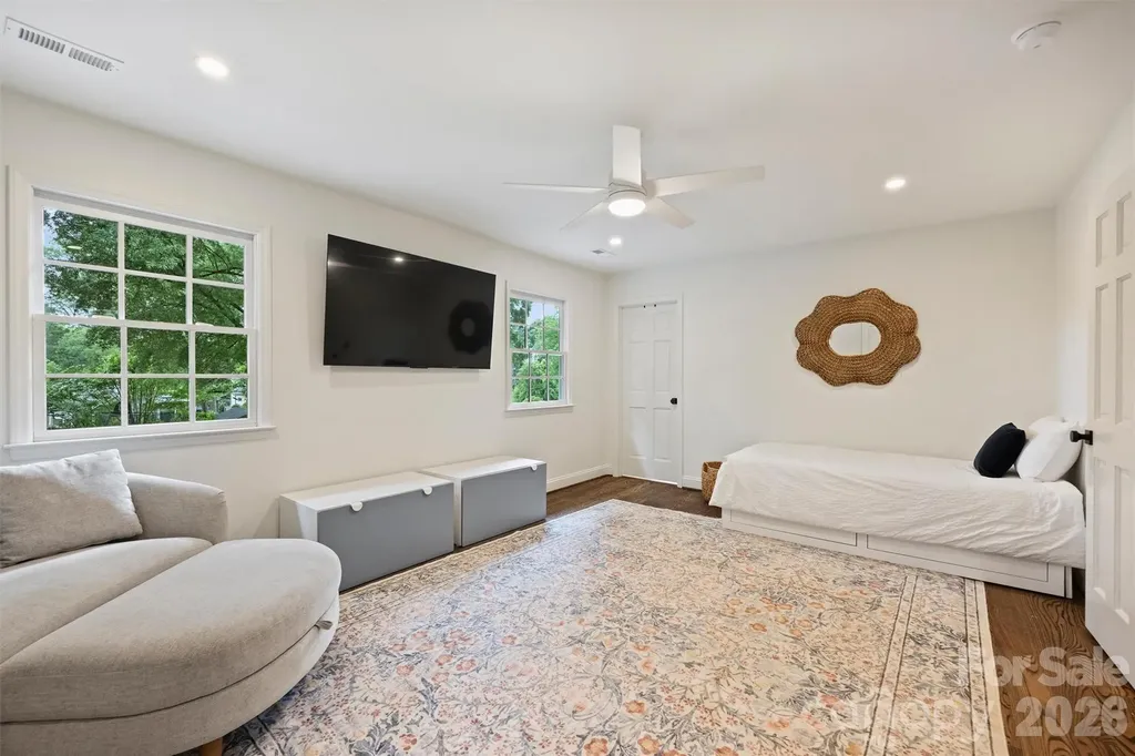 601 Lansdowne Road Charlotte NC 28270