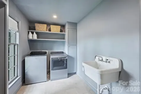 601 Lansdowne Road Charlotte NC 28270