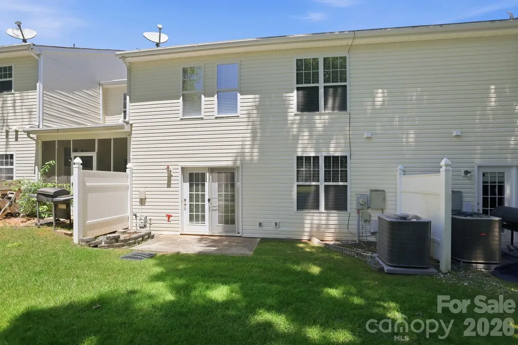 10781 Essex Hall Drive Charlotte NC 28277