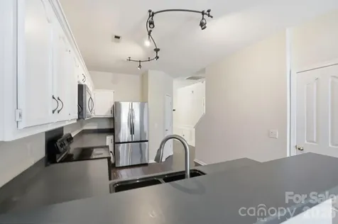 10781 Essex Hall Drive Charlotte NC 28277