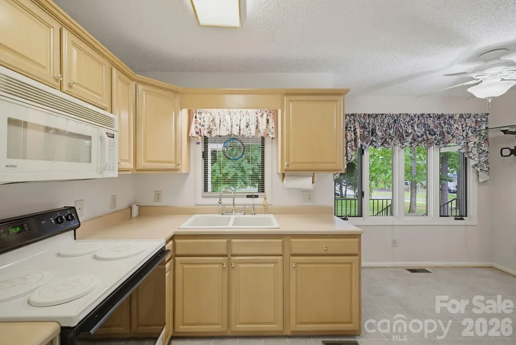 104 Willowbrook Drive Thomasville NC 27360