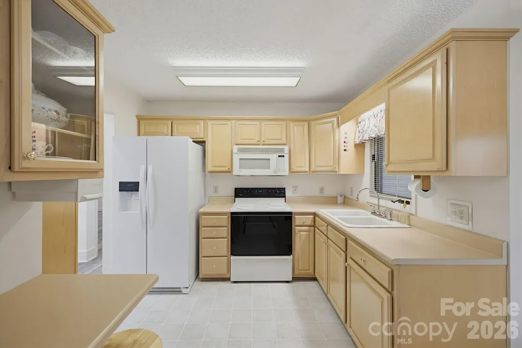 104 Willowbrook Drive Thomasville NC 27360