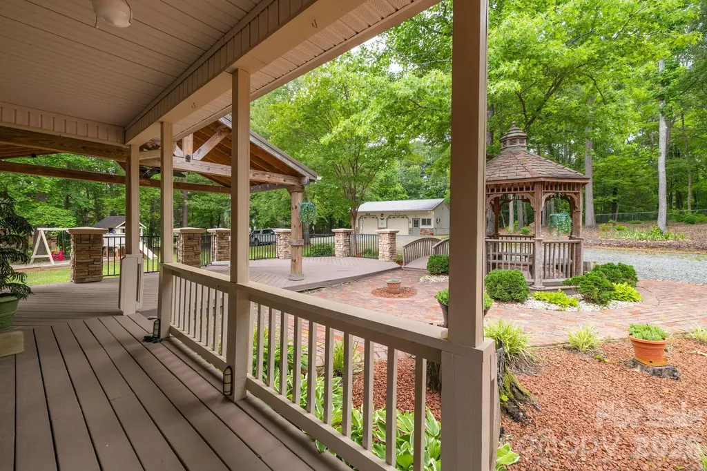 104 Willowbrook Drive Thomasville NC 27360