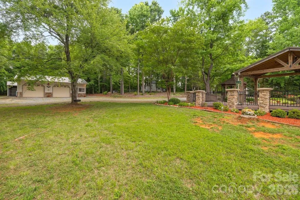 104 Willowbrook Drive Thomasville NC 27360