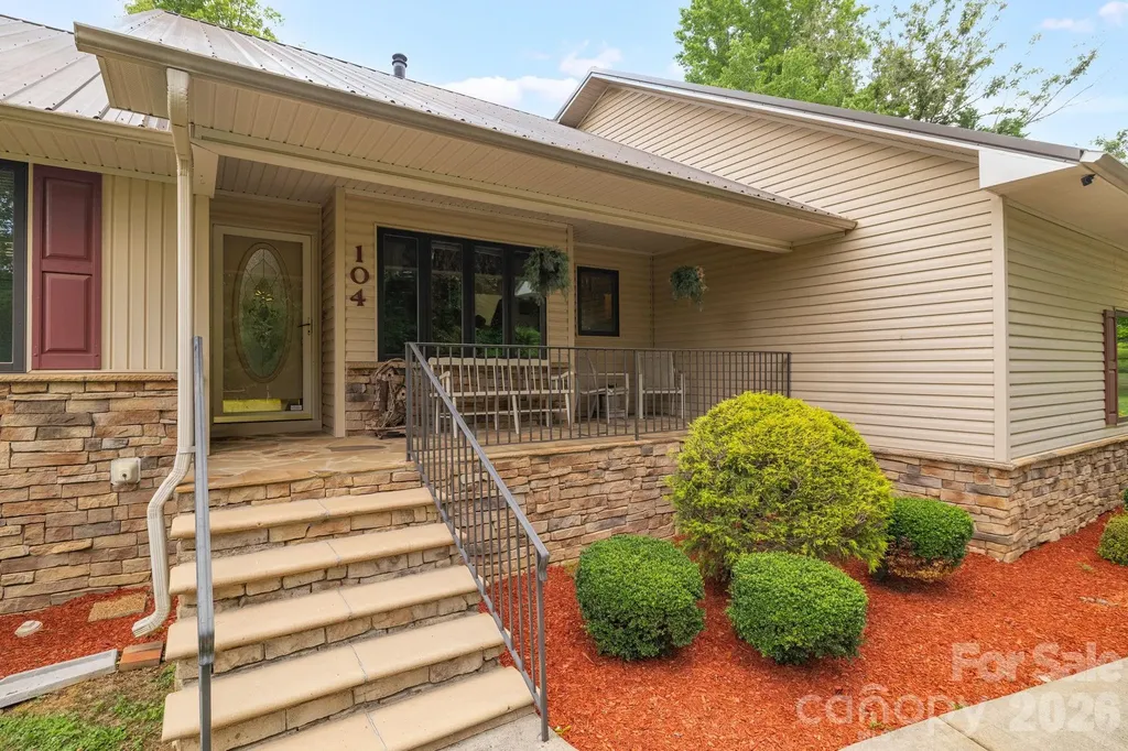 104 Willowbrook Drive Thomasville NC 27360
