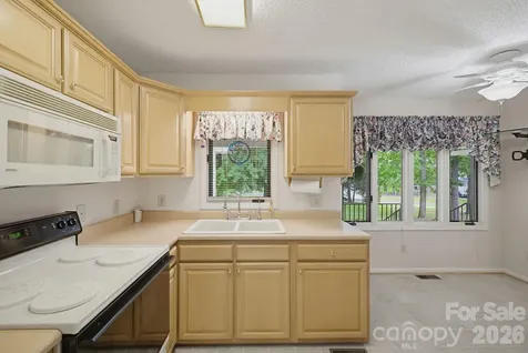 104 Willowbrook Drive Thomasville NC 27360