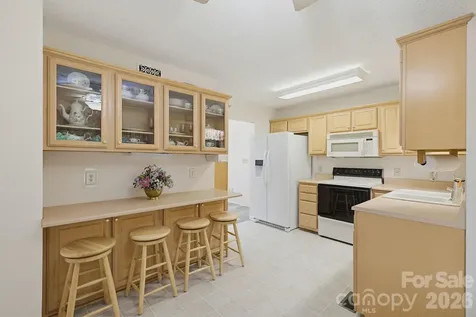 104 Willowbrook Drive Thomasville NC 27360
