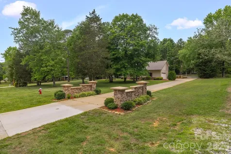 104 Willowbrook Drive Thomasville NC 27360