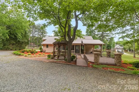 104 Willowbrook Drive Thomasville NC 27360