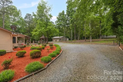 104 Willowbrook Drive Thomasville NC 27360