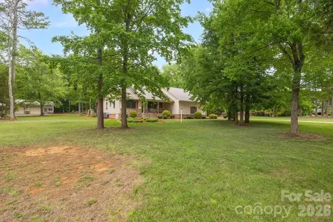104 Willowbrook Drive Thomasville NC 27360
