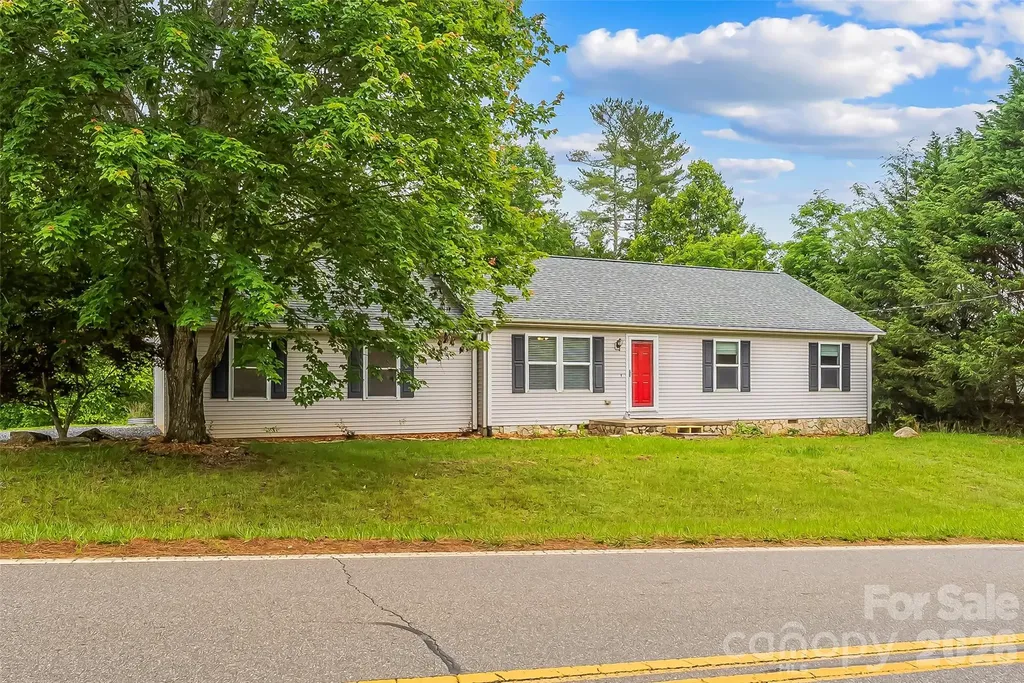 2610 Bear Creek Road Marshall NC 28753