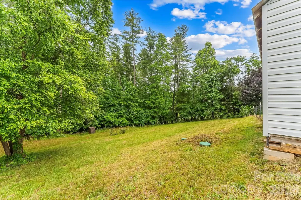 2610 Bear Creek Road Marshall NC 28753