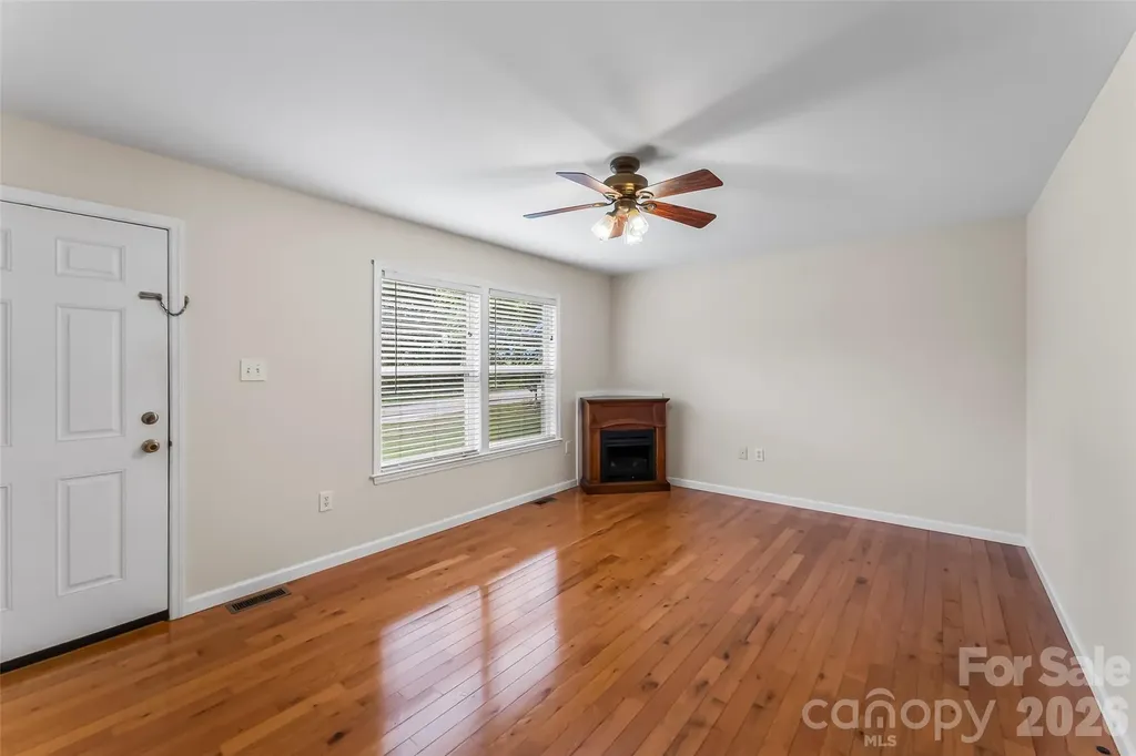 2610 Bear Creek Road Marshall NC 28753