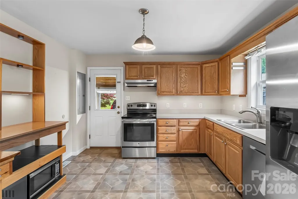 2610 Bear Creek Road Marshall NC 28753