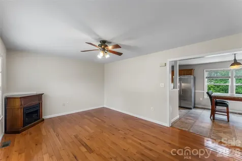 2610 Bear Creek Road Marshall NC 28753
