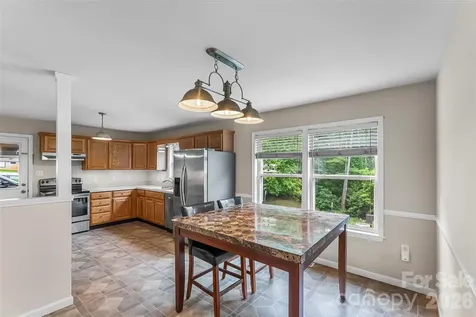 2610 Bear Creek Road Marshall NC 28753