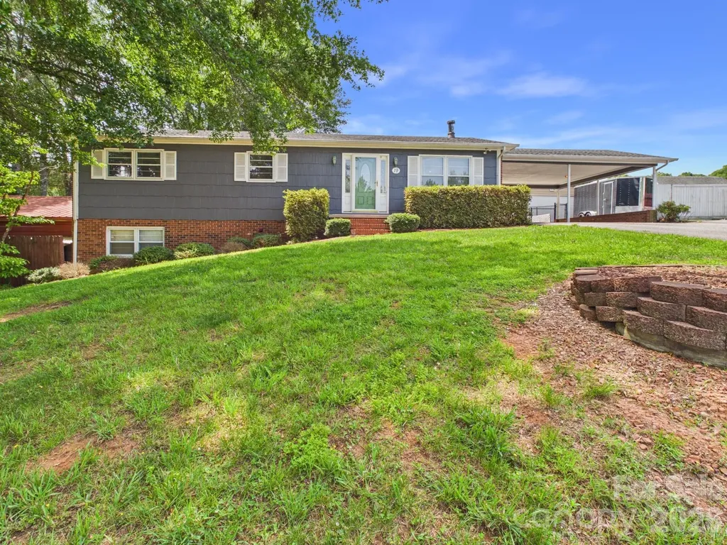 19 Pinecrest Court Taylorsville NC 28681