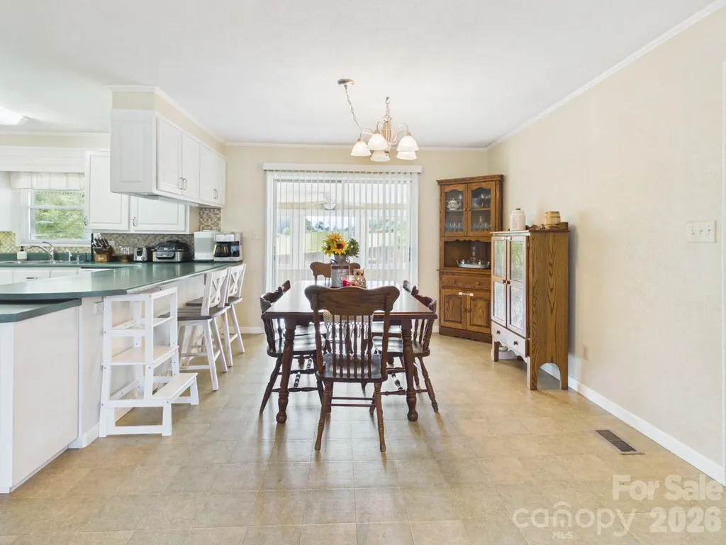 19 Pinecrest Court Taylorsville NC 28681