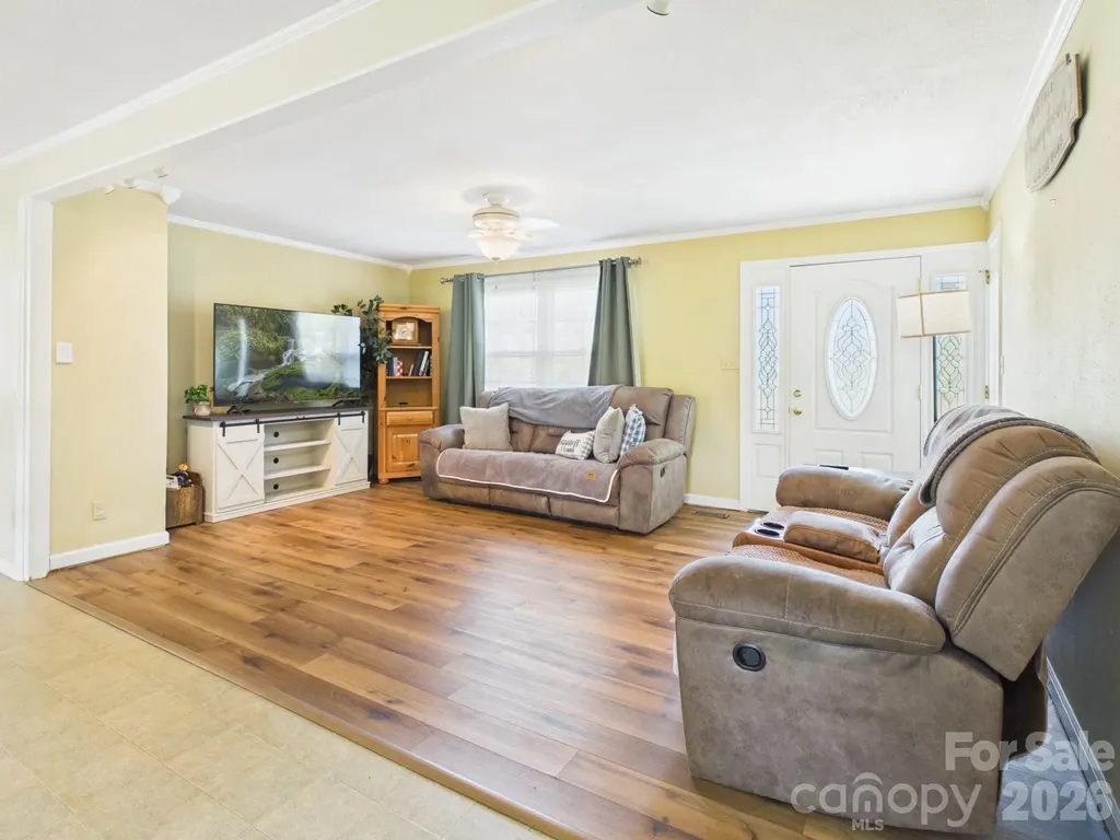 19 Pinecrest Court Taylorsville NC 28681
