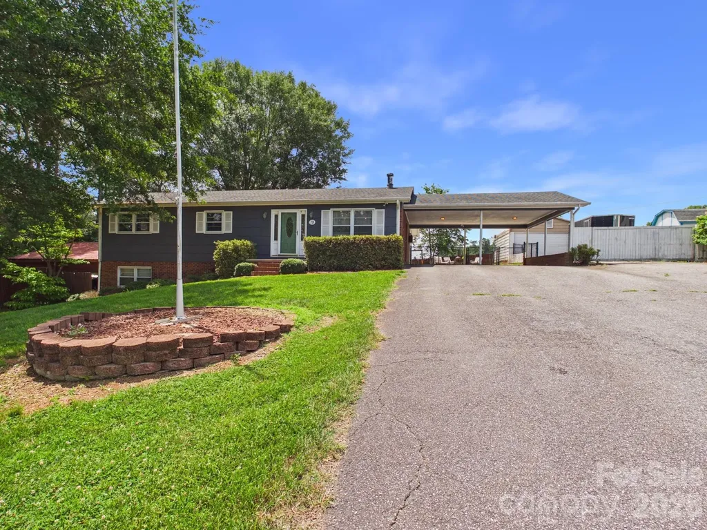 19 Pinecrest Court Taylorsville NC 28681