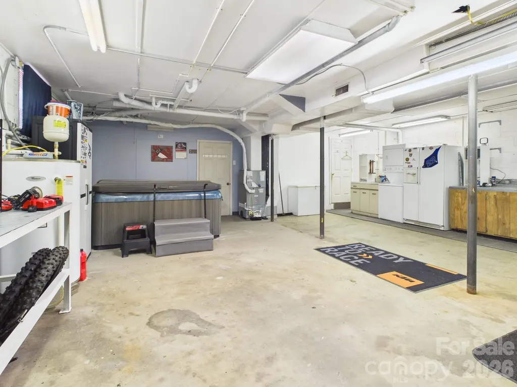 19 Pinecrest Court Taylorsville NC 28681