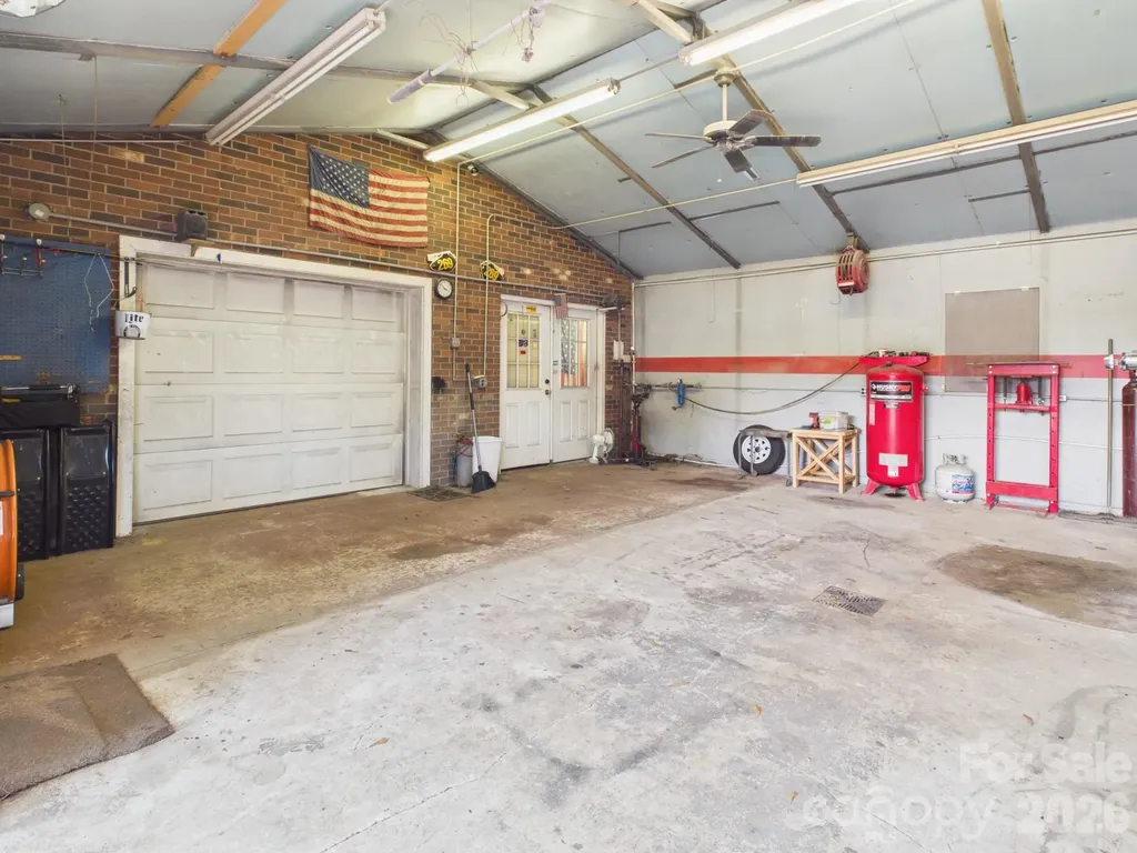 19 Pinecrest Court Taylorsville NC 28681