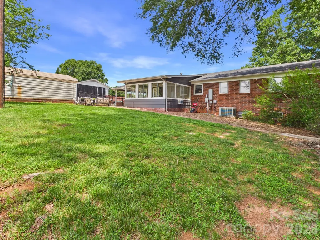 19 Pinecrest Court Taylorsville NC 28681