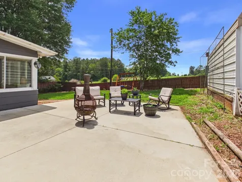 19 Pinecrest Court Taylorsville NC 28681