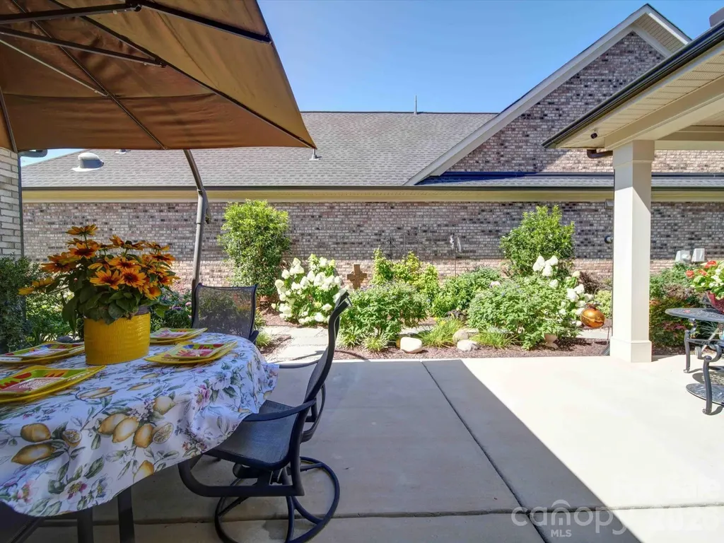 5218 Courtyard Lane Belmont NC 28012