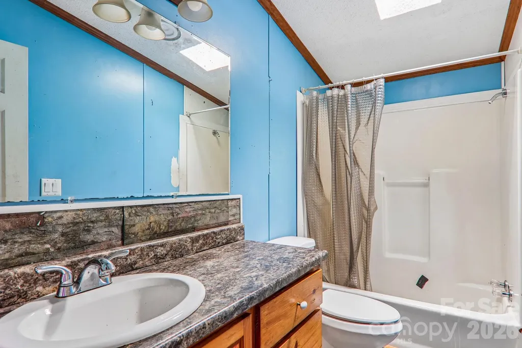 19 Dot Street Clyde NC 28721