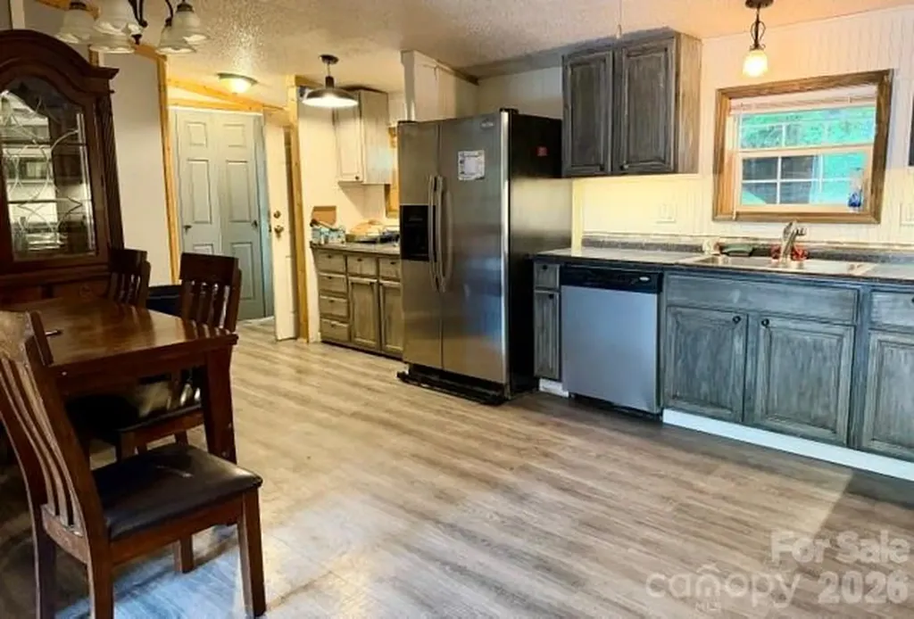 19 Dot Street Clyde NC 28721