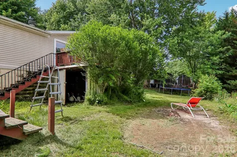 19 Dot Street Clyde NC 28721