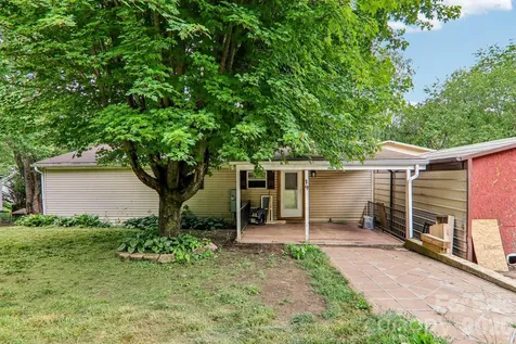 19 Dot Street Clyde NC 28721