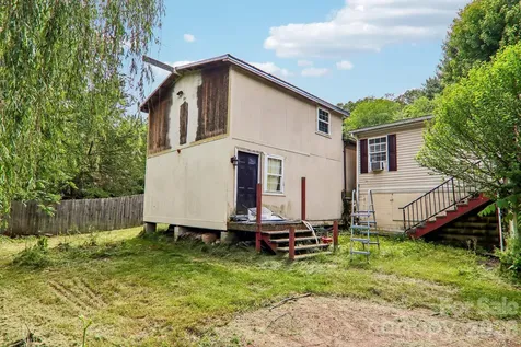 19 Dot Street Clyde NC 28721