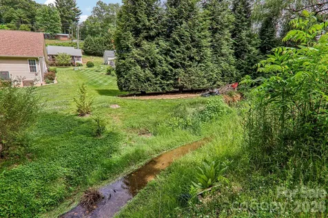 19 Dot Street Clyde NC 28721