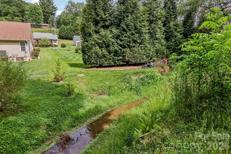 19 Dot Street Clyde NC 28721