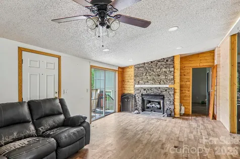 19 Dot Street Clyde NC 28721